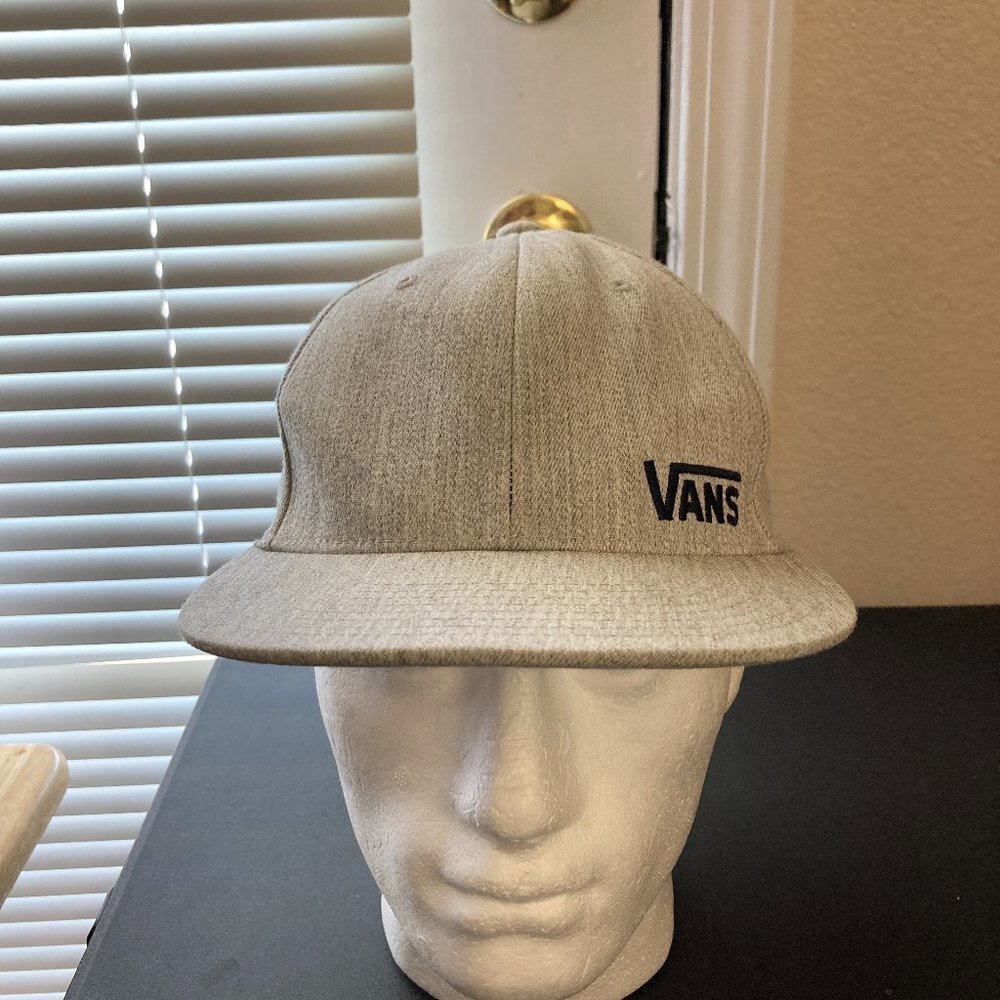 Vans Skateboarding Hat Flex Fit Cap Baseball Style Action Sports Gray Size S-M